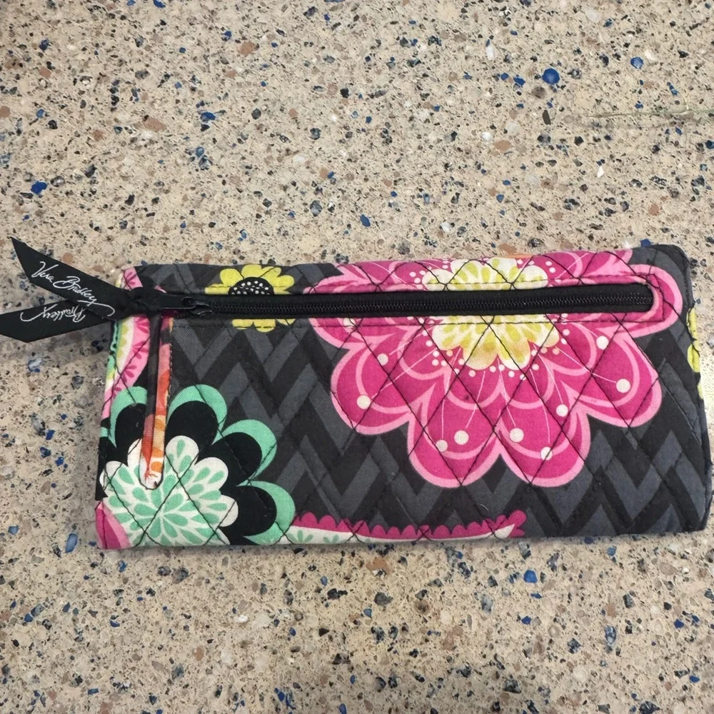 Vera Bradley Women's Floral Wallet - Multicolor NWOT Trifold